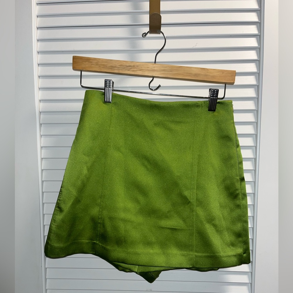 green Zara mini skort, barley worn